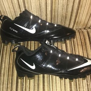 Football cleats Nike flyleaf